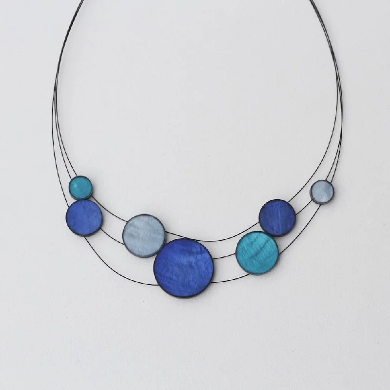 3 STRAND BLUE MIX RESIN NECKLACE