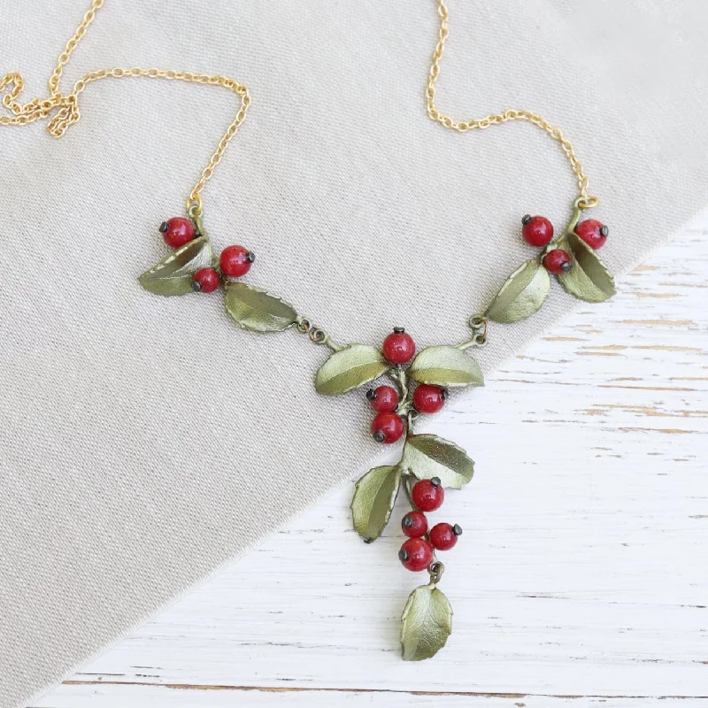 Holly Necklace